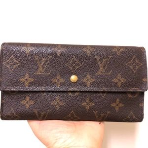LOUIS VUITTON MONOGRAM INTERNATIONAL WALLET